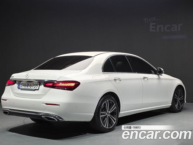 Mercedes-Benz E-Class 2022 — фото 2