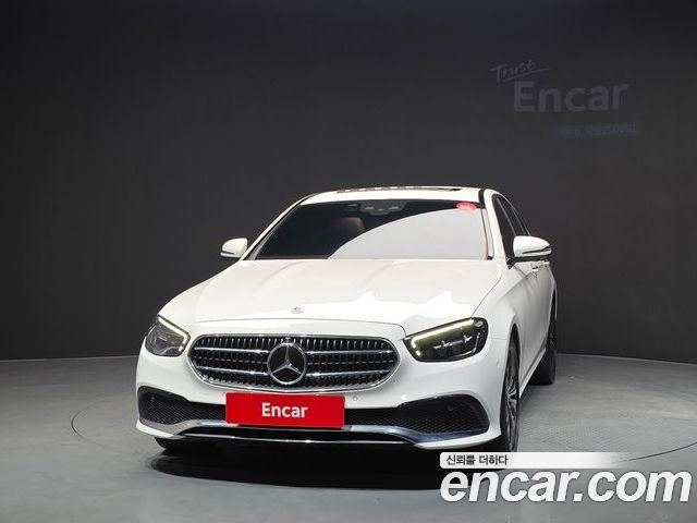 Mercedes-Benz E-Class 2022 — фото 3
