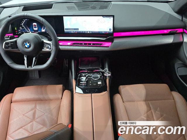 BMW 5 Series 2025 — фото 10