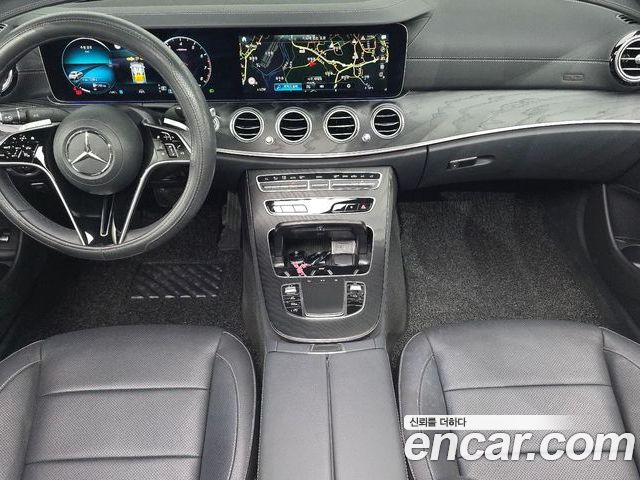 Mercedes-Benz E-Class 2023 — фото 10