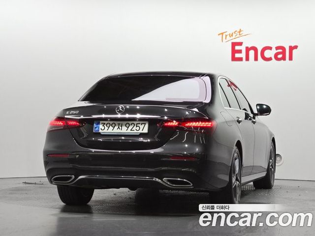 Mercedes-Benz E-Class 2023 — фото 4