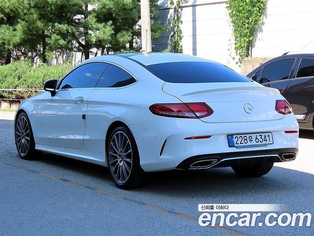 Mercedes-Benz C-Class 2023 — фото 2
