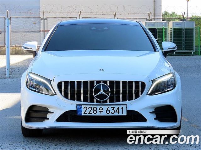 Mercedes-Benz C-Class 2023 — фото 3