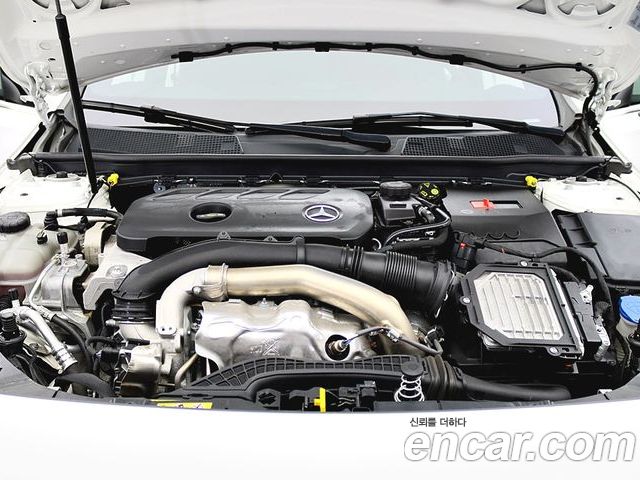 Mercedes-Benz A-Class 2024 — фото 6