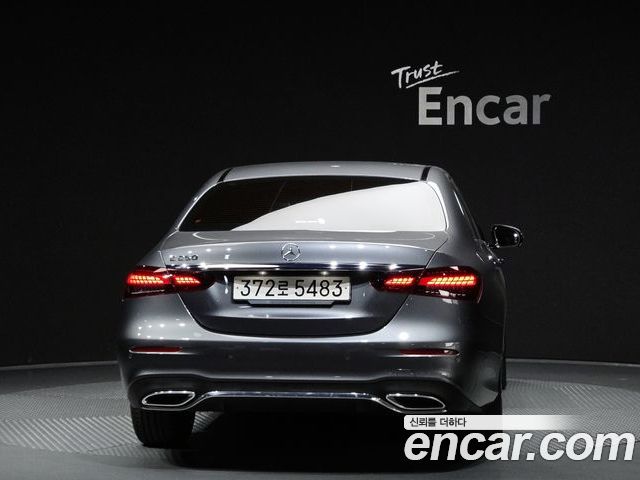 Mercedes-Benz E-Class 2023 — фото 4