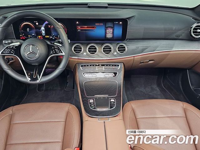 Mercedes-Benz E-Class 2023 — фото 10