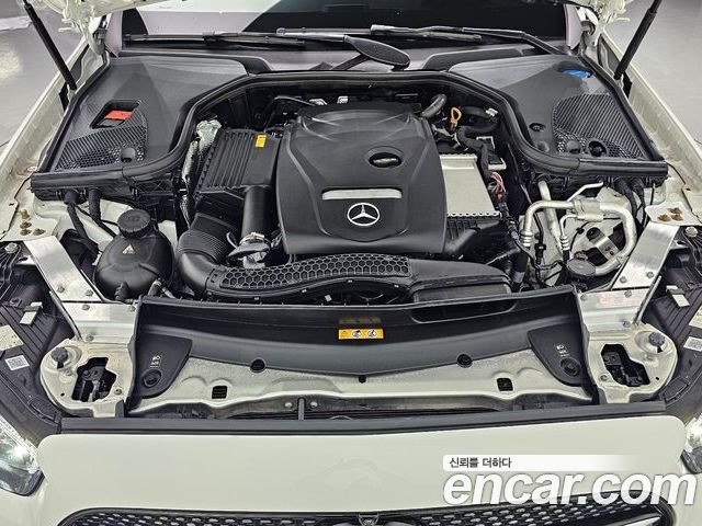 Mercedes-Benz E-Class 2023 — фото 6