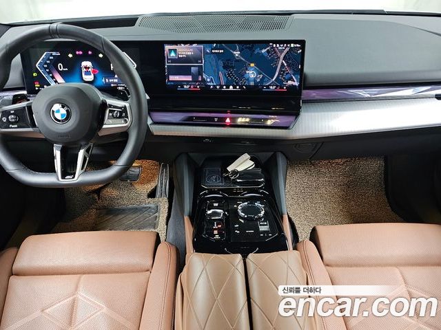 BMW 5 Series 2025 — фото 10