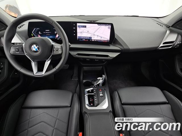 BMW 1 Series 2025 — фото 10