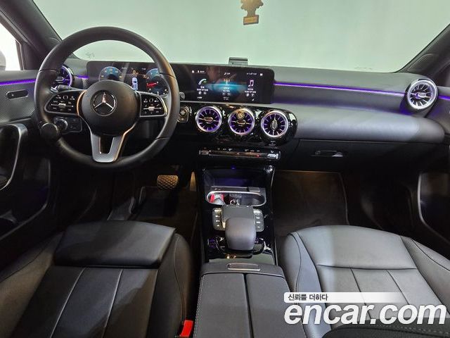 Mercedes-Benz A-Class 2022 — фото 10