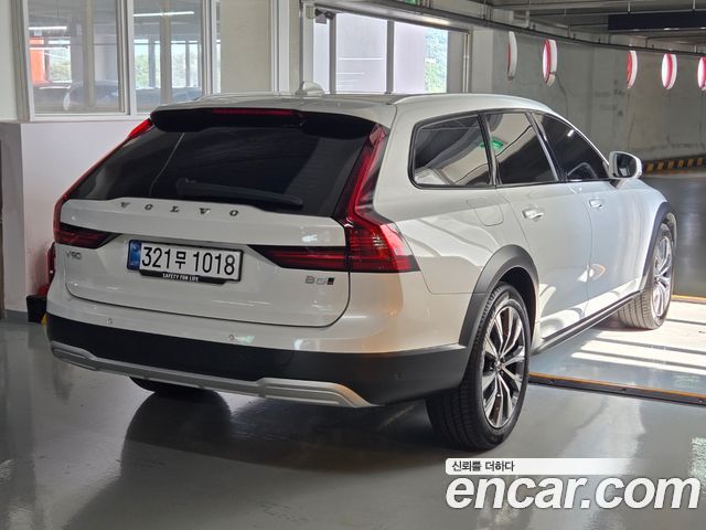 Volvo V90 2025 — фото 2