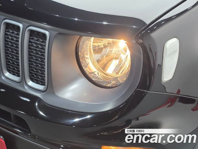Jeep Renegade 2022 — фото 8