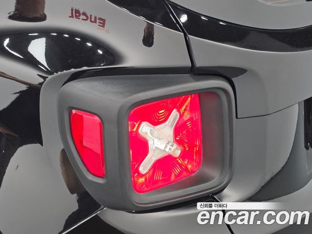 Jeep Renegade 2022 — фото 9