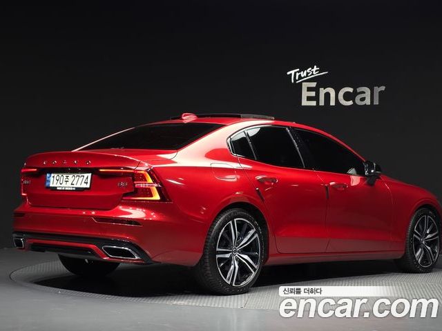 Volvo S60 2022 — фото 2