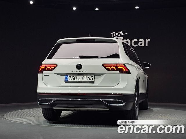 Volkswagen Tiguan 2023 — фото 4