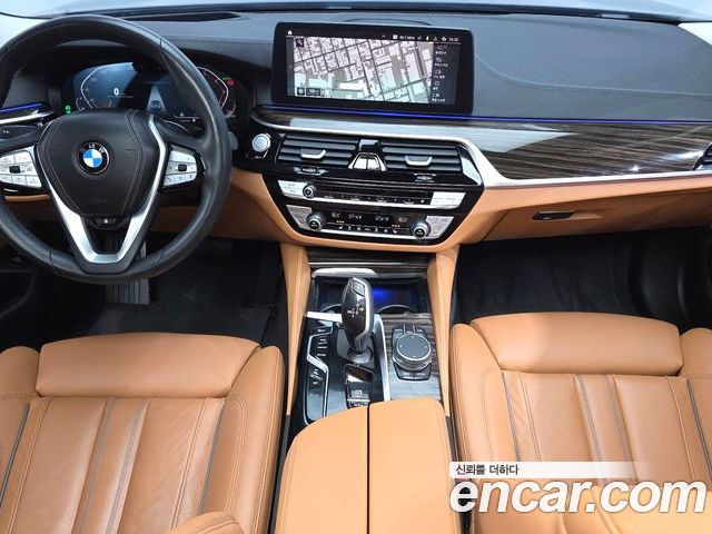 BMW 5 Series 2023 — фото 10