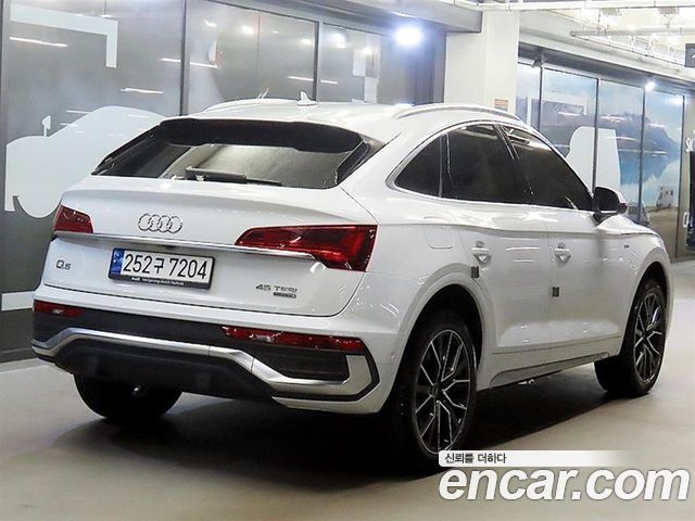 Audi Q5 2023 — фото 3