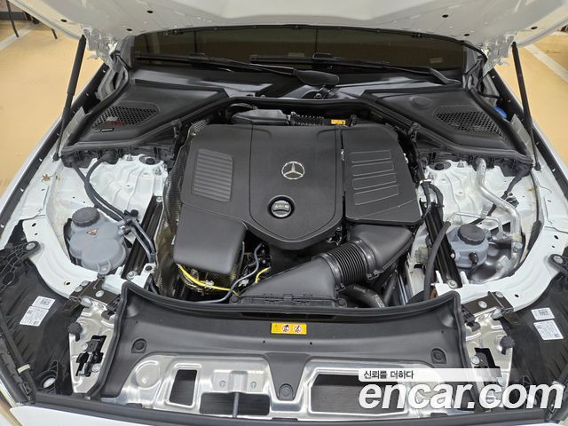 Mercedes-Benz E-Class 2025 — фото 6