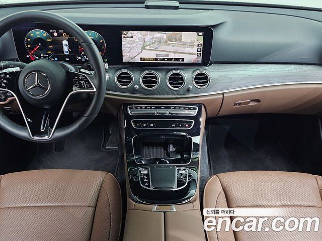 Mercedes-Benz E-Class 2023 — фото 10