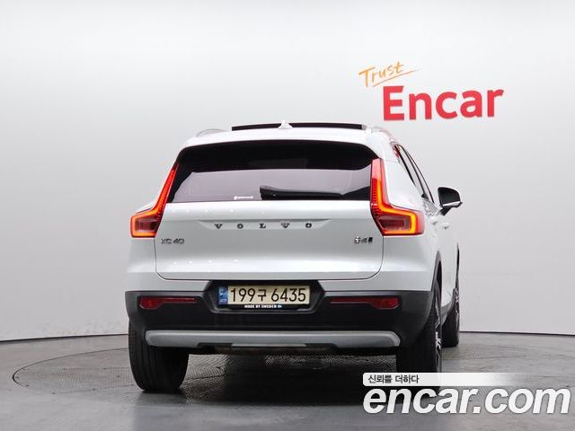 Volvo XC40 2022 — фото 4