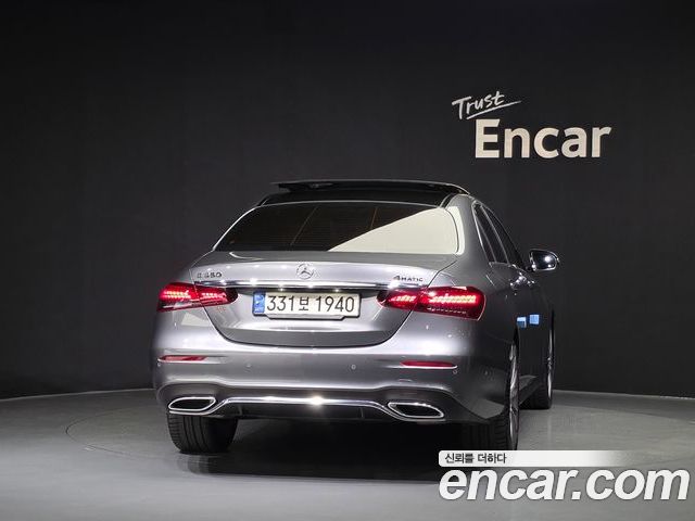 Mercedes-Benz E-Class 2022 — фото 4