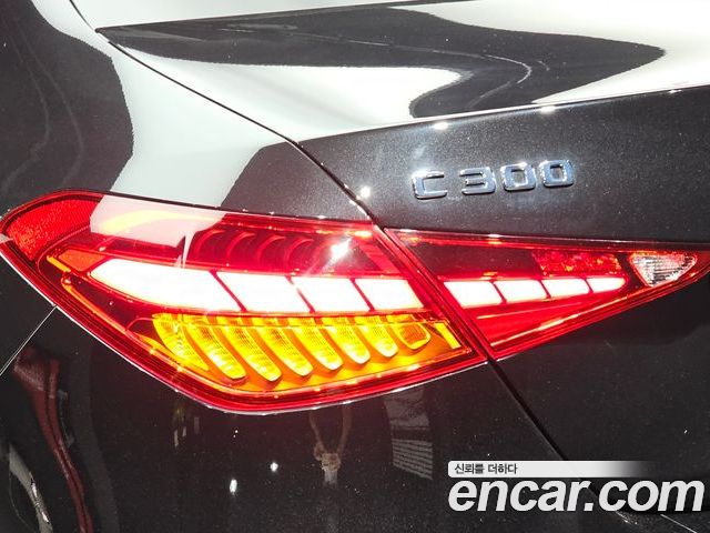 Mercedes-Benz C-Class 2023 — фото 9