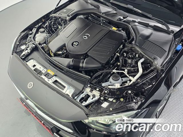 Mercedes-Benz C-Class 2025 — фото 6
