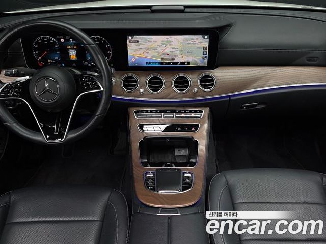 Mercedes-Benz E-Class 2023 — фото 7