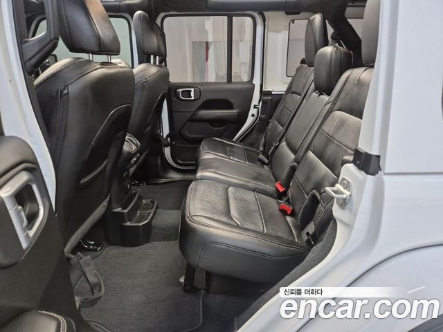Jeep Wrangler 2022 — фото 10