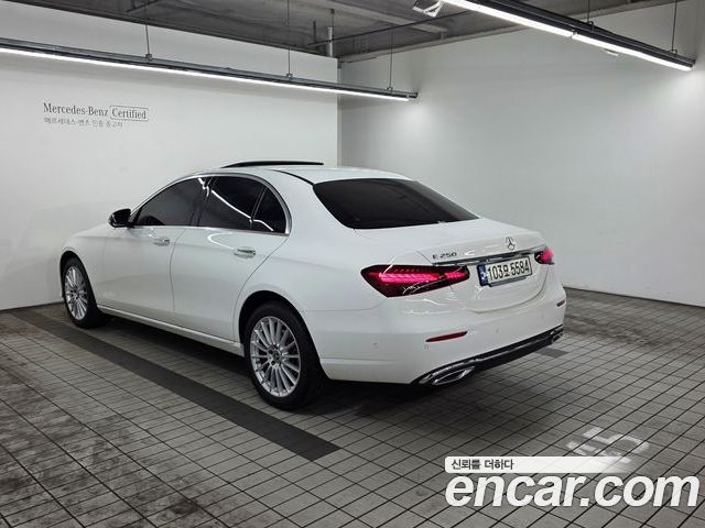 Mercedes-Benz E-Class 2023 — фото 2