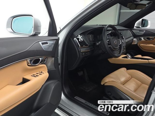 Volvo XC90 2022 — фото 10