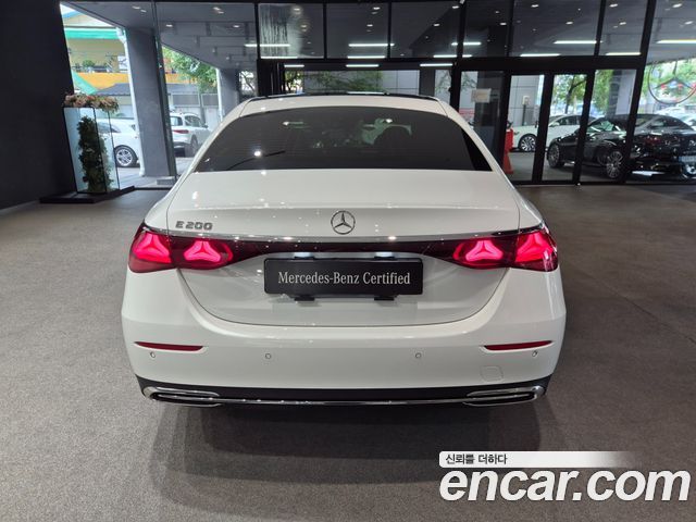 Mercedes-Benz E-Class 2026 — фото 4