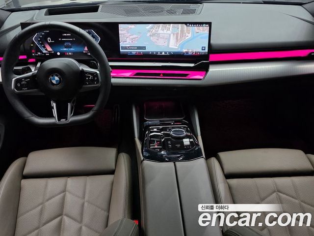 BMW 5 Series 2025 — фото 10
