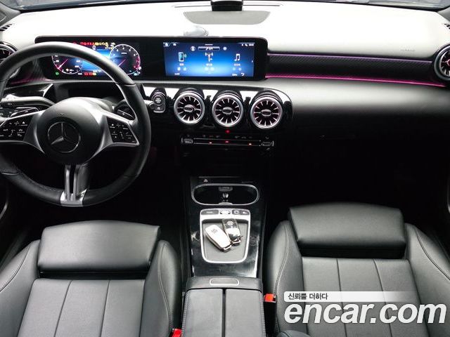 Mercedes-Benz A-Class 2025 — фото 10