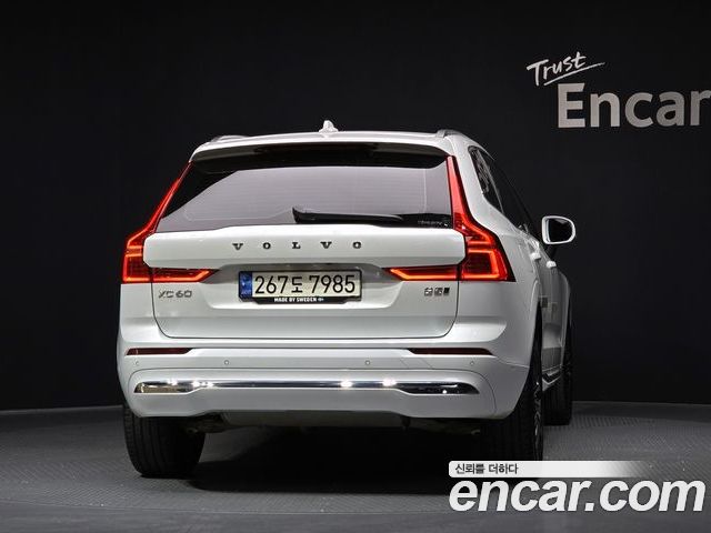 Volvo XC60 2022 — фото 4