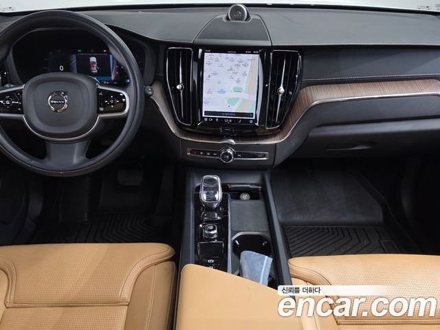 Volvo XC60 2022 — фото 10