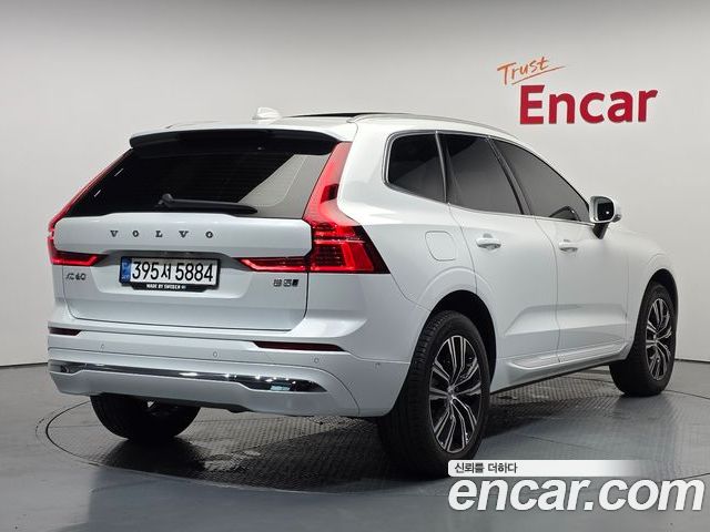 Volvo XC60 2022 — фото 2