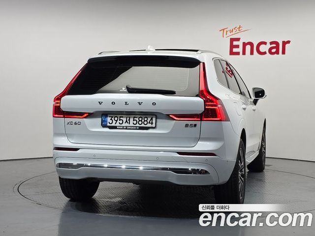 Volvo XC60 2022 — фото 4