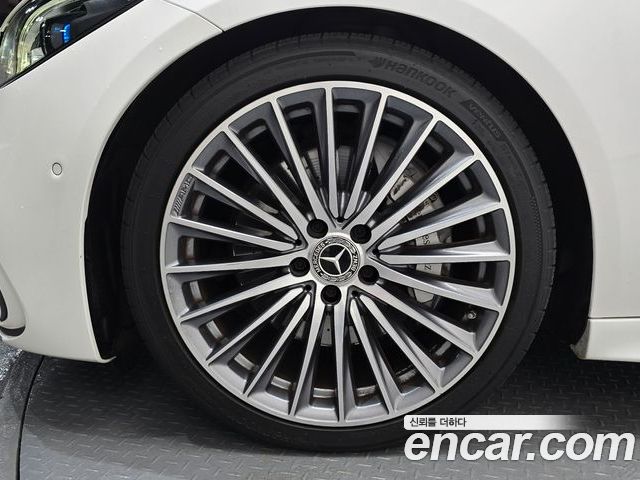Mercedes-Benz C-Class 2023 — фото 5
