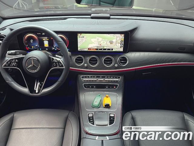 Mercedes-Benz E-Class 2023 — фото 10