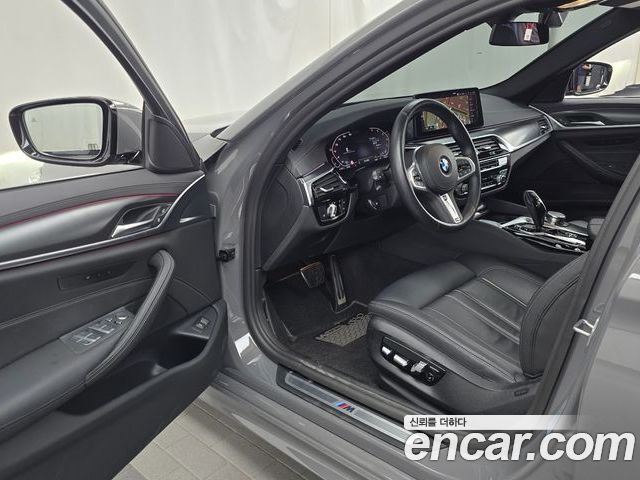 BMW 5 Series 2022 — фото 10