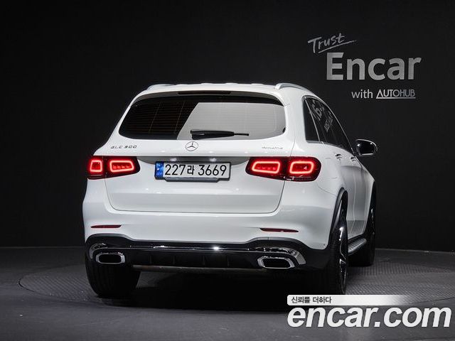 Mercedes-Benz GLC 2022 — фото 4