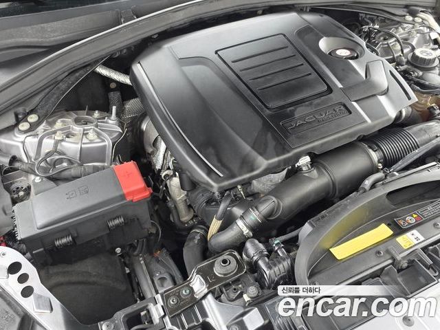 Jaguar F-Pace 2022 — фото 6
