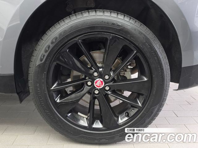 Jaguar F-Pace 2022 — фото 7