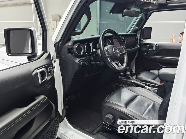 Jeep Wrangler 2023 — фото 10