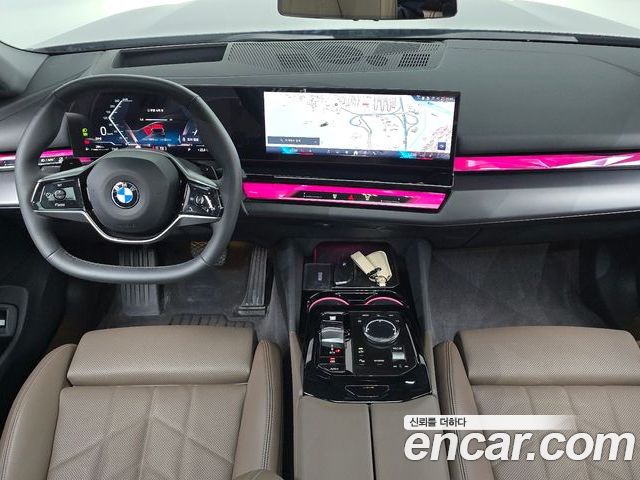 BMW 5 Series 2025 — фото 10