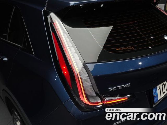 Cadillac XT4 2021 — фото 9