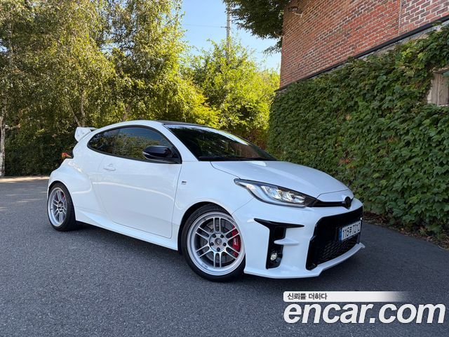 Toyota Yaris 2021 — фото 10
