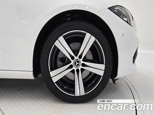Mercedes-Benz C-Class 2026 — фото 5