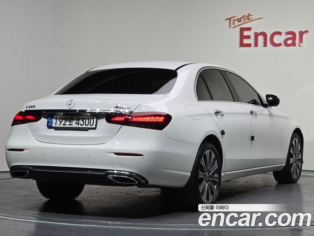 Mercedes-Benz E-Class 2023 — фото 2